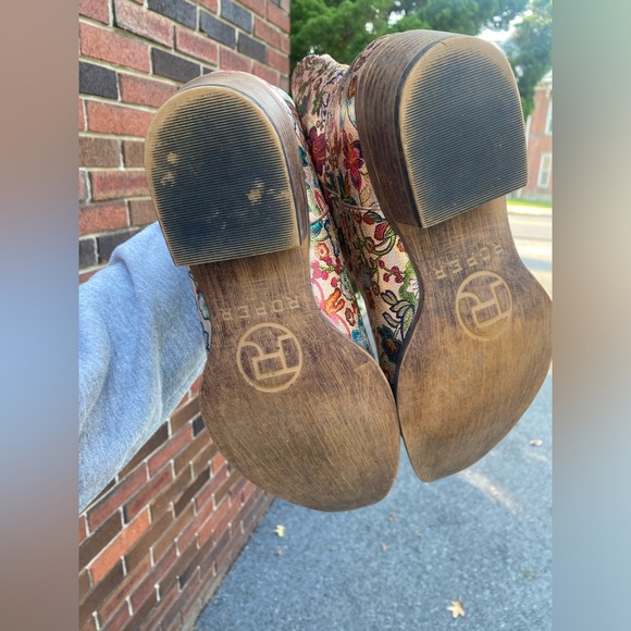 Women’s Roper Ingrid Floral Western Boot - Picture 12 of 14